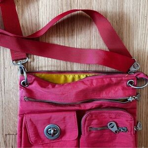 Baggallini-salmon pink/deep yellow liner